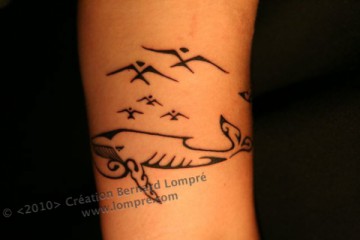 043.tattoo-paris-baleine-oiseau-polynesien-ocean-lompre 